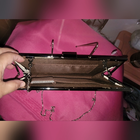 Chic Zebra Pattern Shoulder Bag - Picture 5 of 5